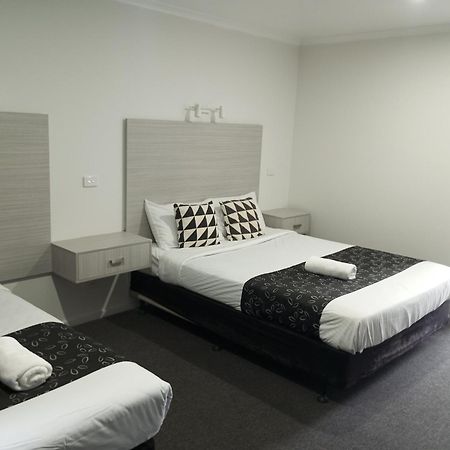 Big Valley Lakeside Paradise Motor Inn Shepparton Exteriér fotografie